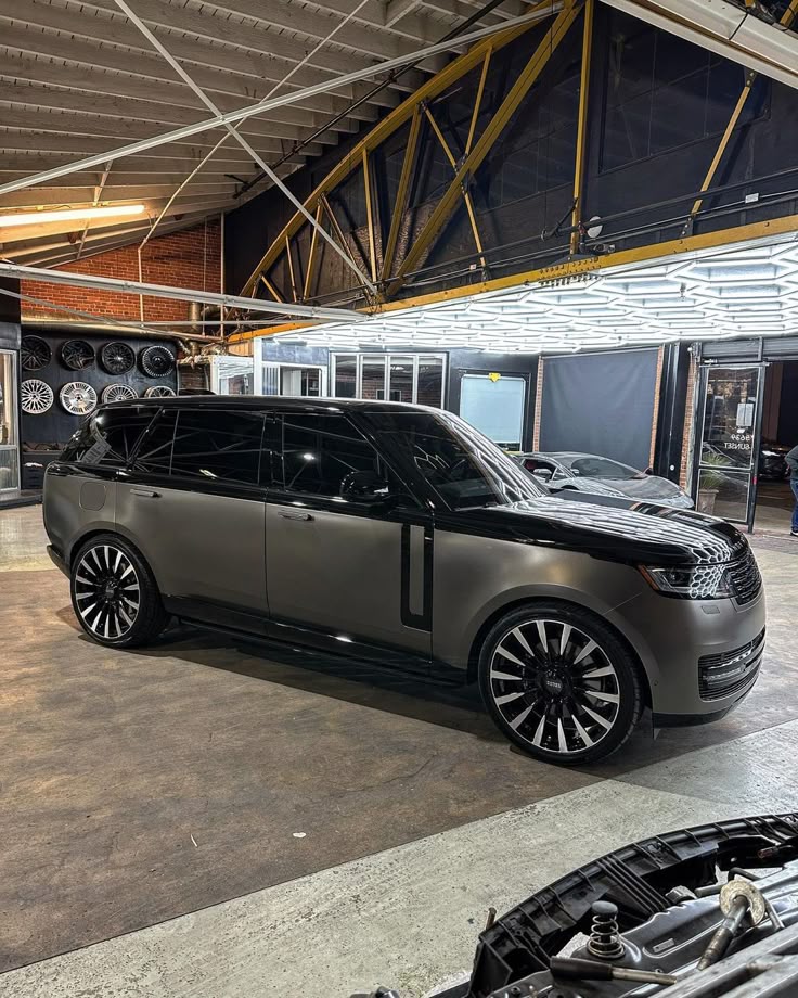 Range Rover LWB chauffeur car